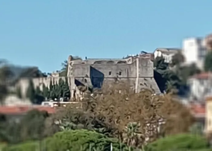 Al Molo 21 بيت ضيافة 3*